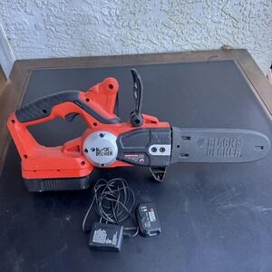 Black & Decker CCS818 18V Cordless Chainsaw With Battery Charger Works